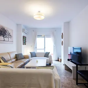 https://amplio-apartamento-con-terraza-y-bb-en-el-centro.1costadelsol.com